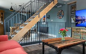 High Street Apartment